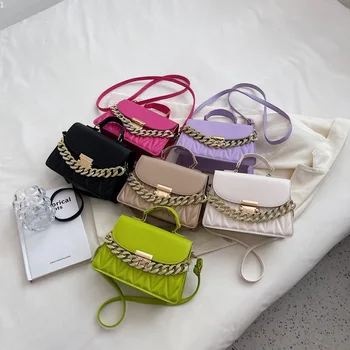 2023 Нова Малка квадратна чанта, Дизайнерска чанта през рамо, модни чанти през рамо с веригата за жени, маркови дамски чанти и портмонета