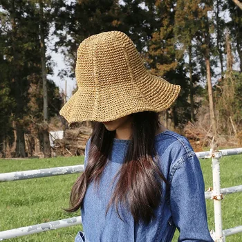 Корейската версия на женската лятна свежа и универсална сламени шапки, Плажна шапка за почивка на море, Прости темпераментни сгъваеми шапки от слънцето