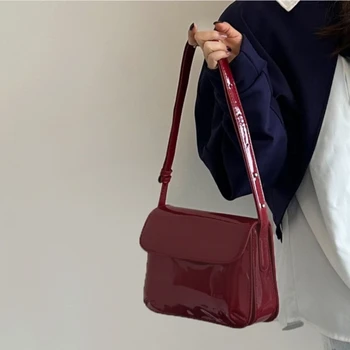 Малки квадратни чанта през рамо от лачена кожа, за жени, Ретро портфейл-клатч, женствена чанта под мишниците, Модни дамски обикновена чанта