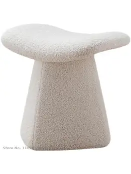 Скандинавски лесен луксозен ниско столче от плат, лесен домакински творчески стол за грим, кадифена табуретка от агнешко месо, стол за кея, тоалетка табуретка